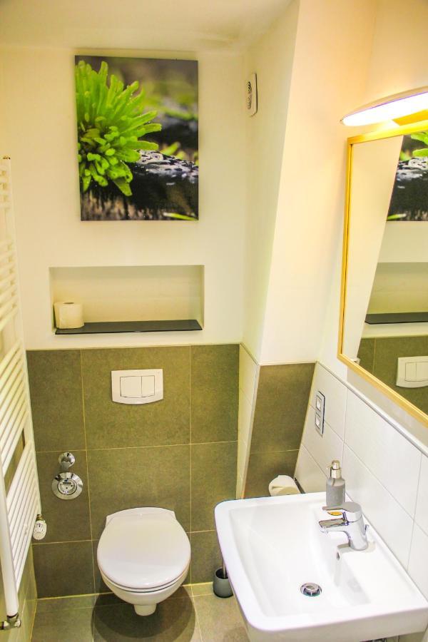 Apartment Exklusive 2 Zi. Dachgeschosswohnung In Lage! Bremen
