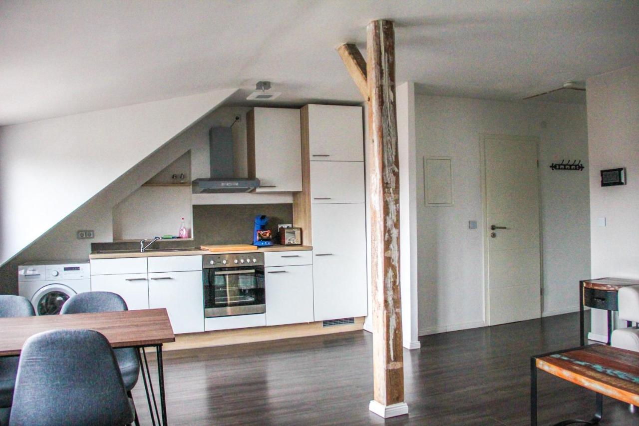 Apartment Exklusive 2 Zi. Dachgeschosswohnung In Lage!