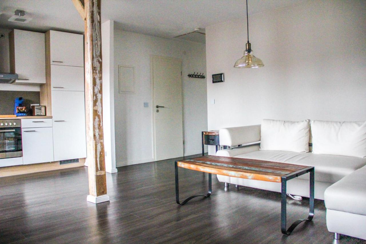 Exklusive 2 Zi. Dachgeschosswohnung In Lage! Apartment *